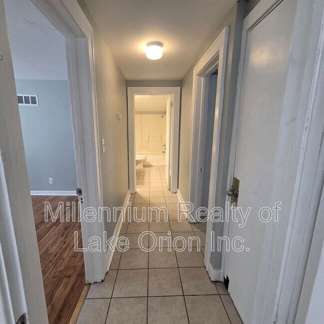 Photo - 77 E Fairmount Ave Unit #2