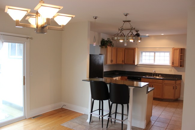 Photo - 559 Riverside Ave