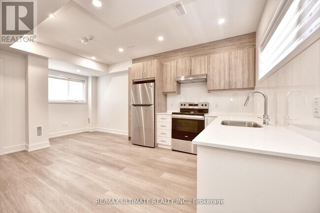 Photo - 385 McRoberts Ave