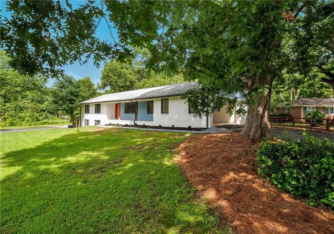 Building Photo - 2371 Holly Springs Rd Rental