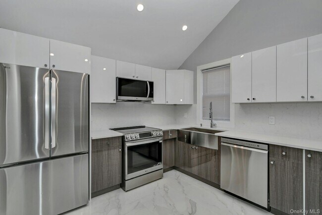 25 Miller St