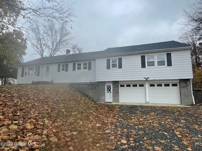 Building Photo - 154 Weatherwax Rd