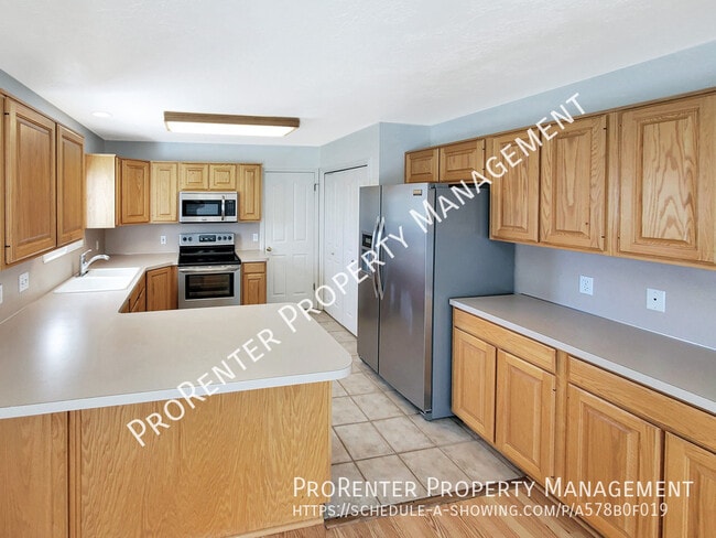 Photo - 1488 Earl Cir