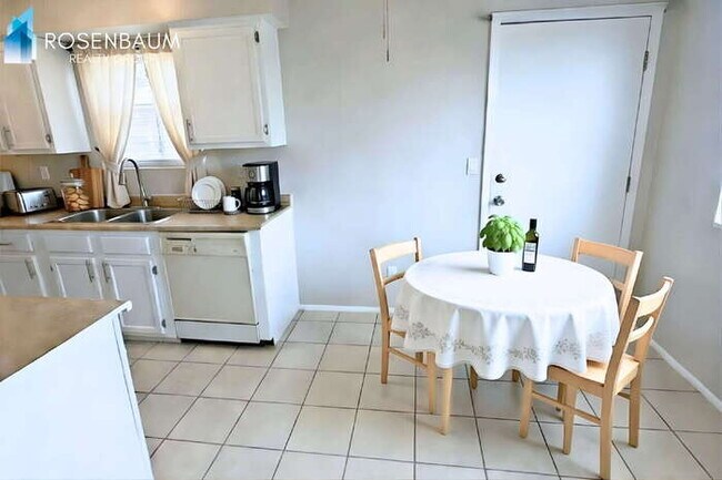 Photo - 725 W 1st Ave Unit 102