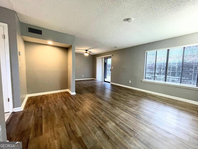 Photo - 94 Cobblestone Creek