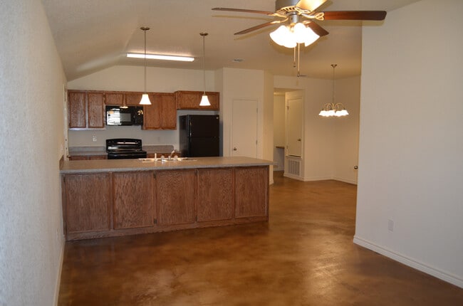Photo - 914 Maplewood Dr Unidad A-SHOWABLE