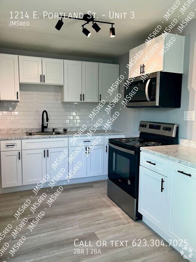 Building Photo - COMING SOON: Luxuriously Renovated 2br/1.5... Unit 3 Rental