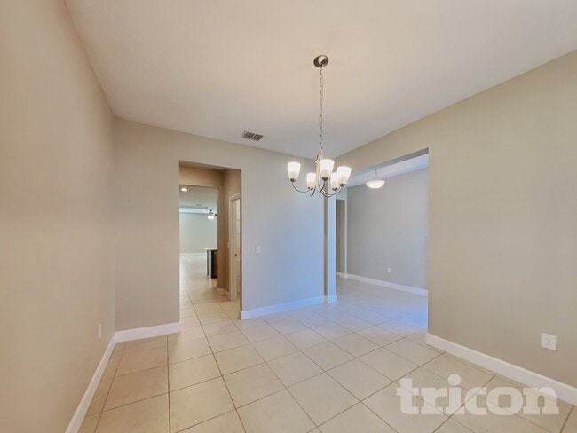 Photo - 3932 Island Green Way