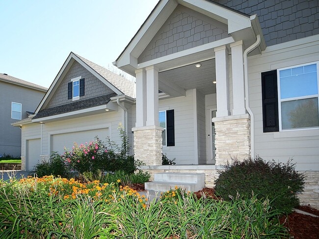 Photo - 19527 Shadow Ridge Dr