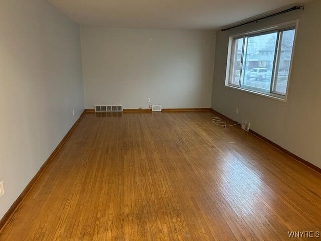 Photo - 154 Joseph Dr