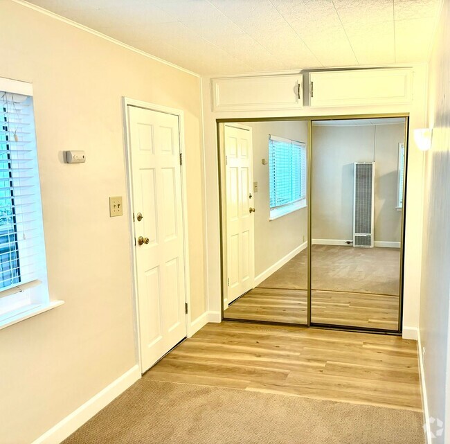 Building Photo - 1115 Ocean Ave Unit 1115 1/2 #A Rental