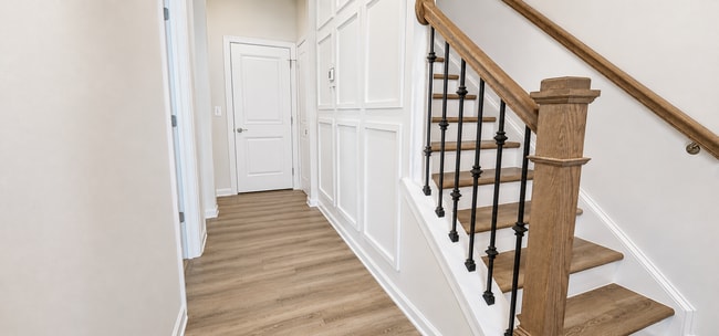 Photo - 430 Rowe Way