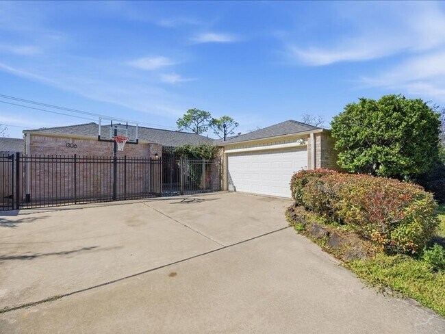 Photo - 1306 S Kirkwood Rd