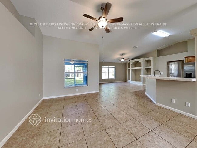 Photo - 2566 SW Hinchman St