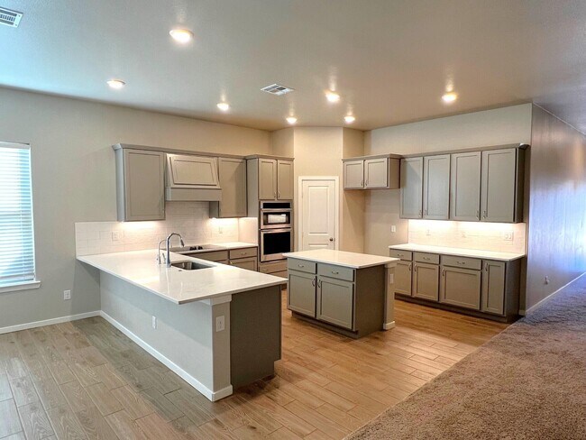 Photo - 9807 Viola Ave