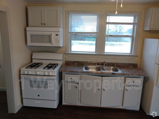 Building Photo - 1119 Hickory St Unit 3 Rental