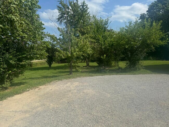 Photo - 5001 N Creasy Springs Rd