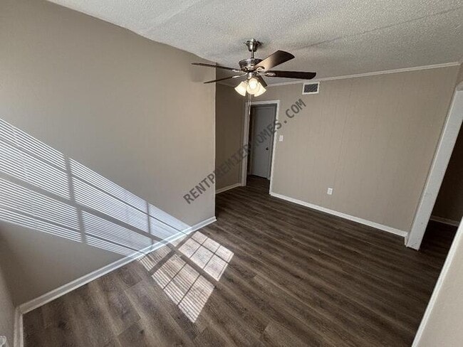 Photo - 403 Rhode Island St