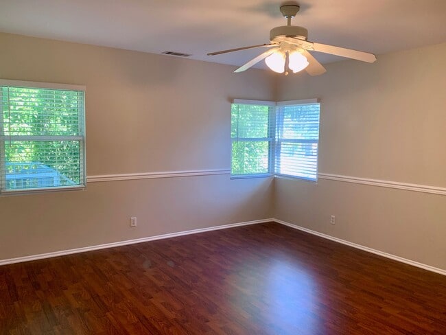 Photo - 381-381 1/2 Ramona Unidad 381 1/2 A