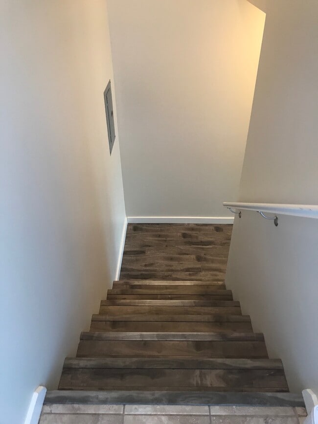 Building Photo - 1640 A-16487 87 Ave