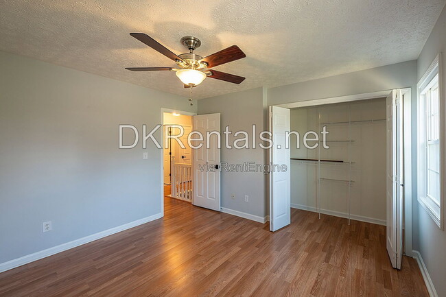 Photo - 114 Eagle Glen Dr