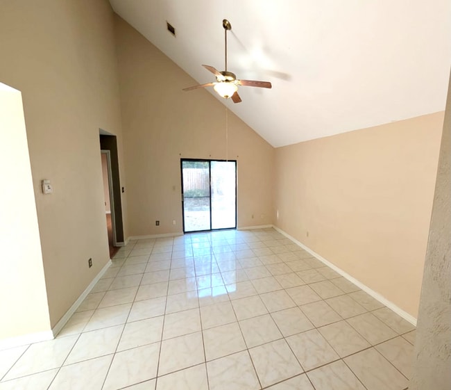 Photo - 1736 Augustine Pl