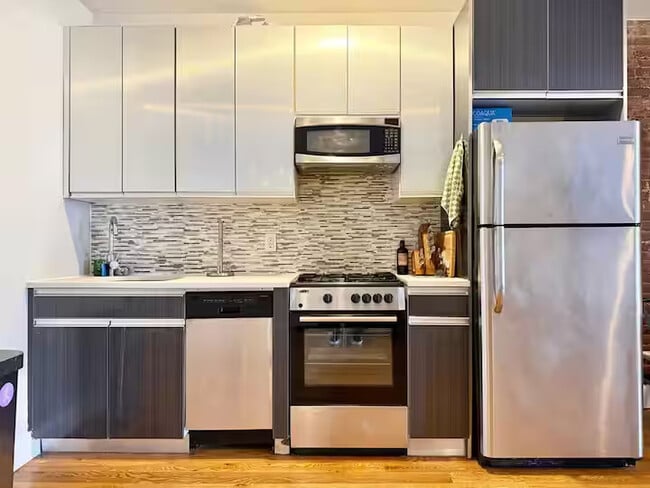 Photo - Prime Bushwick Room, HDTV, 15 min to Manhattan #756 Unidad 4