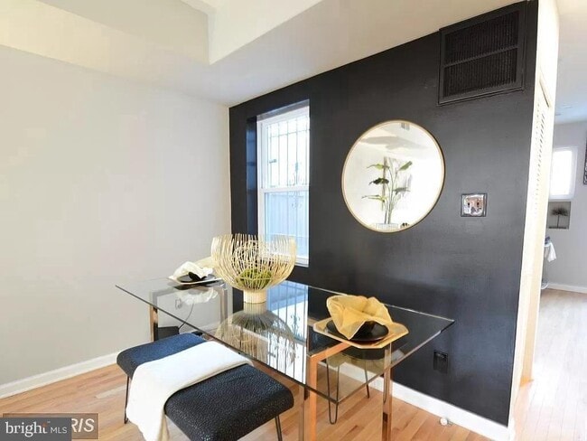 Photo - 624 14th Pl NE