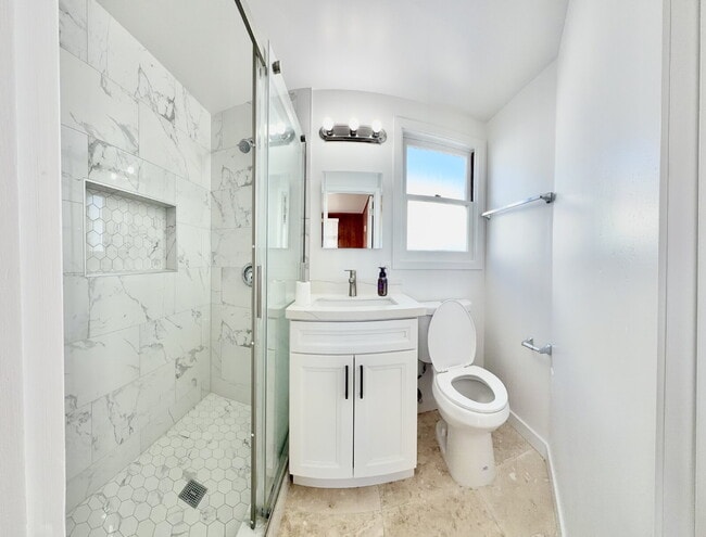 Beautifully Remodeled Coastal Cottage – Steps from Ocean Beach Pier