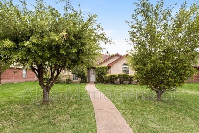 Photo - 1304 Riverview Ln