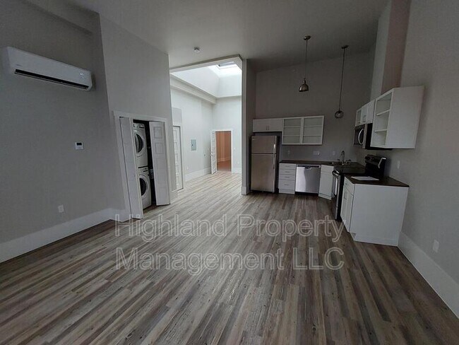 Photo - 260 SE Paradise St Unit #2