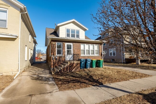 Photo - 17 6th St Unit 17 1/2 E 6th St