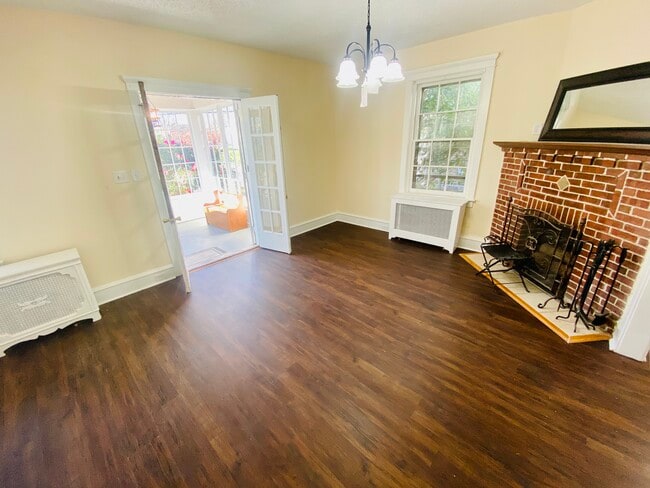 Photo - 1422 Markley St