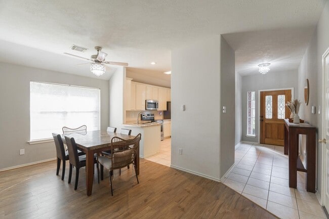 Photo - 46 S Wynnoak Cir