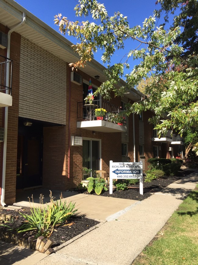 Building Photo - 1045-1059 Richmond Rd Rental