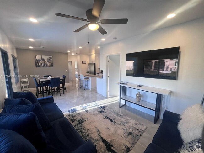 Building Photo - 2048 NW 99th Terrace Unit 2048 Rental