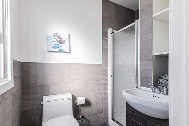 Photo - 1424 Rue Saint-Timothée Unit ID1261841P