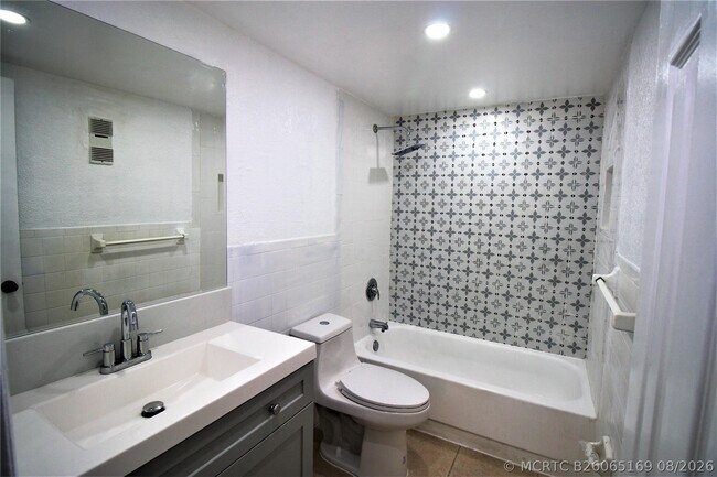 7000 NW 186th St Unit 4-217