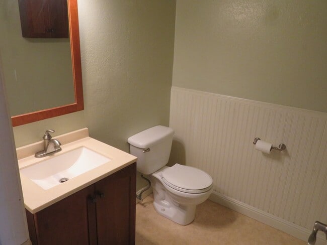 Photo - 3 bed 1.5 Bath in Harbor Oaks