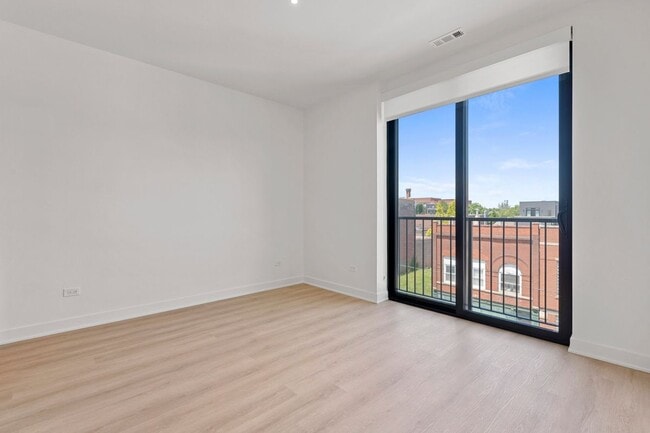 Photo - 1801 W Grand Ave