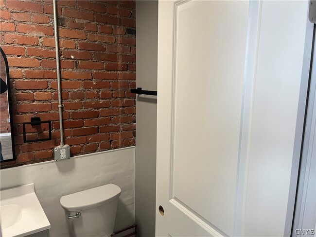 Photo - 317 S Clinton St