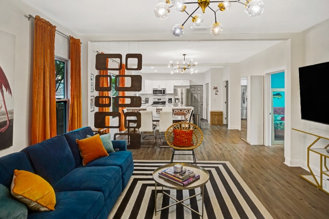 Photo - 625 Kirkwood Terrace N