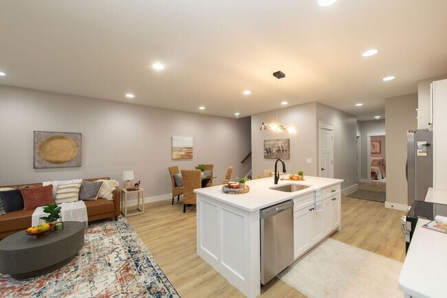 Photo - 614 N Grant St Unit 1