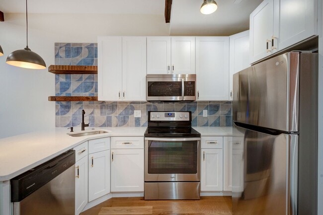 Photo - 3007 W Fletcher St Unidad 3007 W Fletcher Str