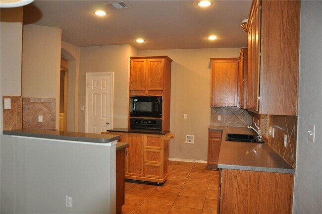 Photo - 507 Las Colinas Dr