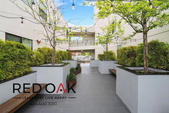 Photo - 2409 Griffith Park Blvd Unit 205