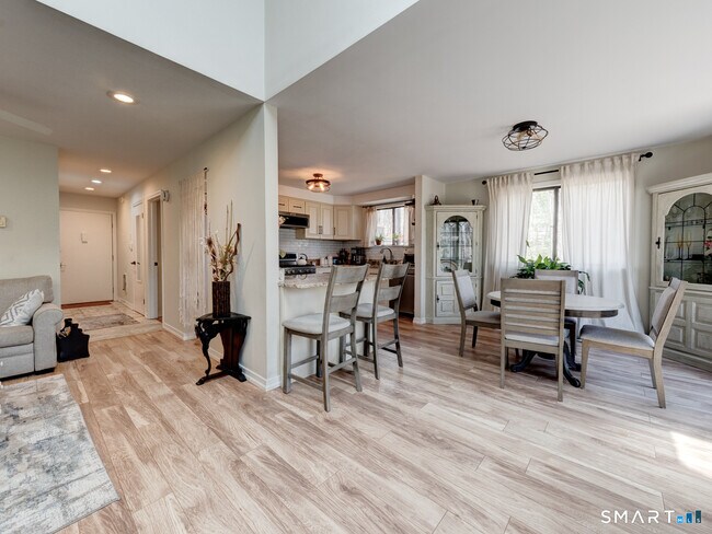 Photo - 355 Ledge Dr Unit 355