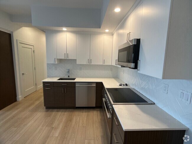 Building Photo - 1950 Washington St Unit 3D Rental