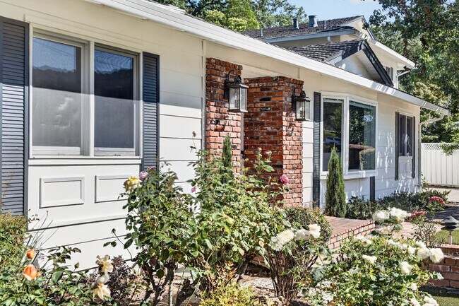 Photo - Luxury 4BR Lafayette Estate: Meticulous Finishes, Private Au Pair Suite & Top Schools!
