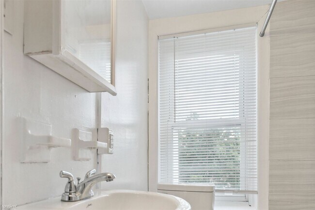 Photo - 1 br, 1 bath Triplex - 1707 N Gratz ST Unit C Unit C